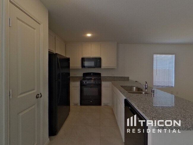 Building Photo - 3329 Turkey Trot Ln