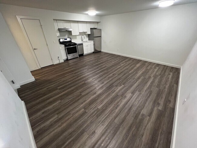 Interior Photo - 400 3rd Ave