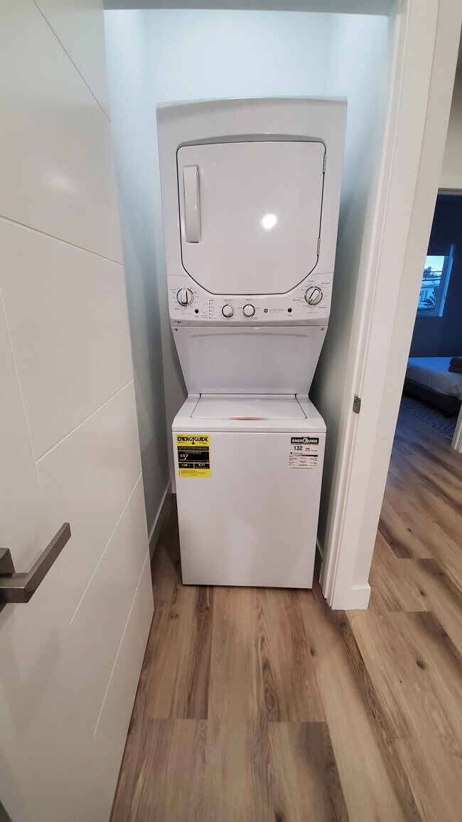 Foto del edificio - 2337 S Crenshaw Blvd