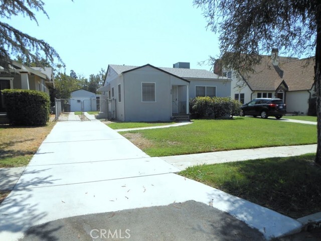 Building Photo - 926 Campus Ave