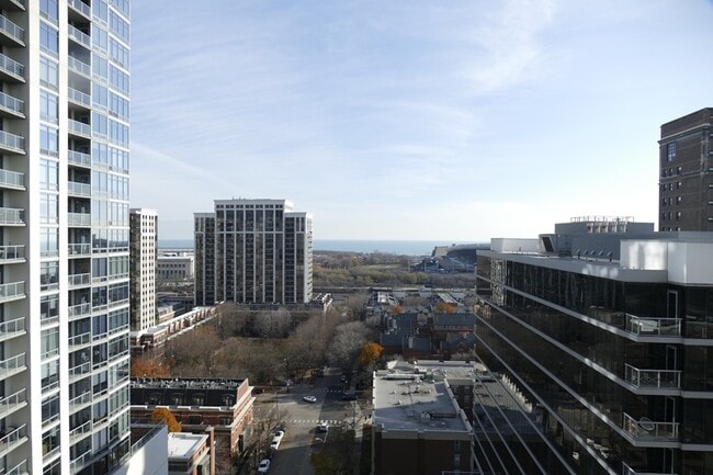 Foto del edificio - 1400 S Michigan Ave