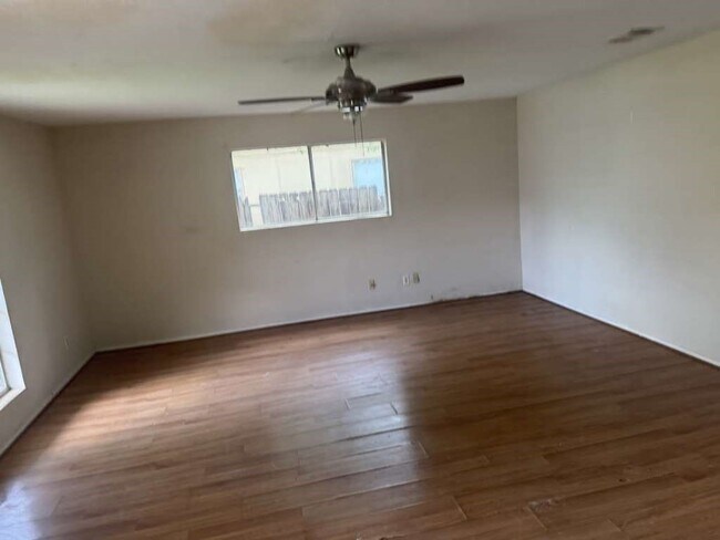 Foto del edificio - 5739 Gatewood St