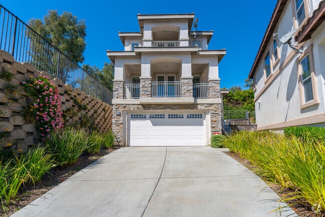 Building Photo - 2895 Hathaway Ct