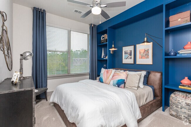 2BR, 2BA - 1022SF - Decatur East