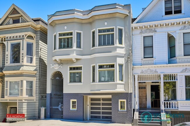 Noe Valley: Top Floor Condo w/ City Views, Garage Parking & W/D in unit - Noe Valley: Top Floor Condo w/ City Views, Garage Parking & W/D in unit