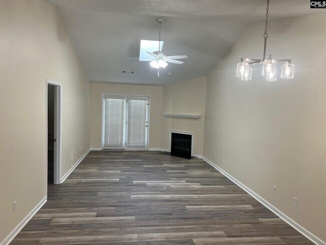 Foto del edificio - 105 Crestland Dr