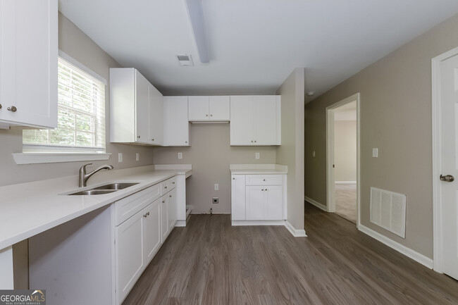 Building Photo - 893 Timbervale Ln