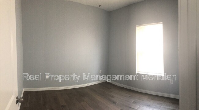 Foto del edificio - 3203 McCart Ave