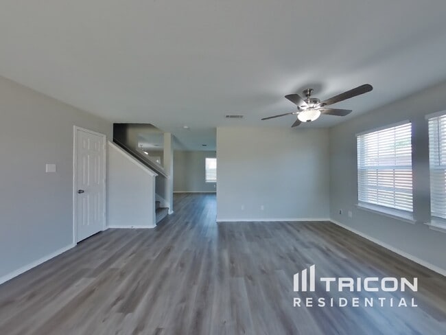 Building Photo - 206 Cornell Dr