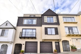 Building Photo - 715 30th Ave