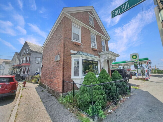Building Photo - 151 Andover St