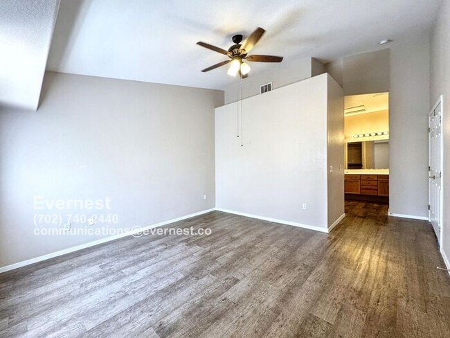 Building Photo - Comfortable 2-Bedroom Condo in Prime Locat...