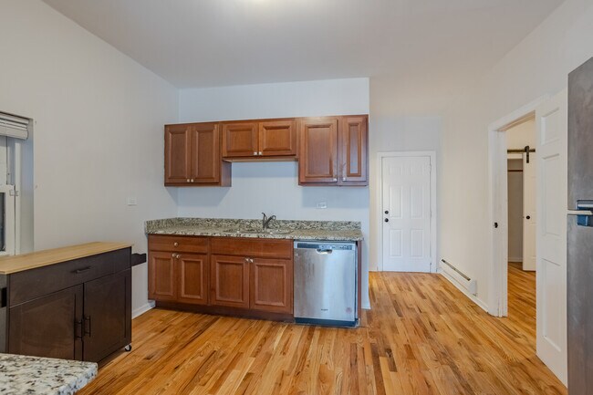 Foto del edificio - 1420 N Campbell Ave