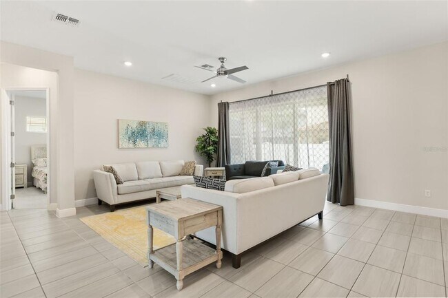 Foto del edificio - 8373 Ludington Cir