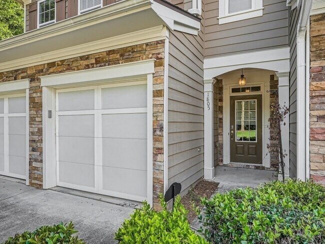 Building Photo - 1805 Waterside Dr