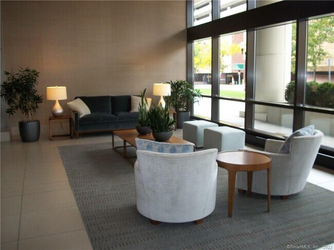 Foto del edificio - 127 Greyrock Pl