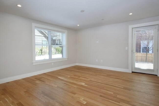 Building Photo - 36 Longwood Ave