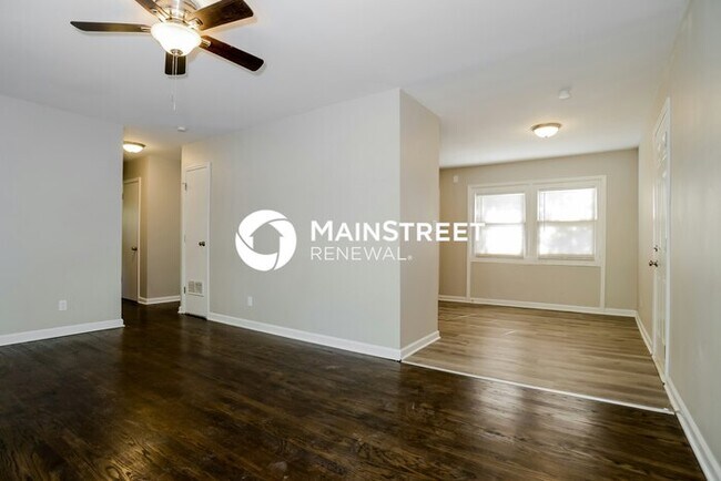 Foto del edificio - 3 Bedroom Pet-Friendly Home in Grandview, MO with Main Street Renewal