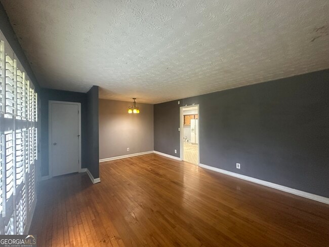 Building Photo - 3053 Menlo Park Dr