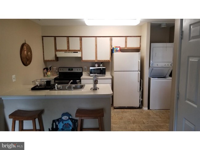 Foto del edificio - 353 Coventry Ct