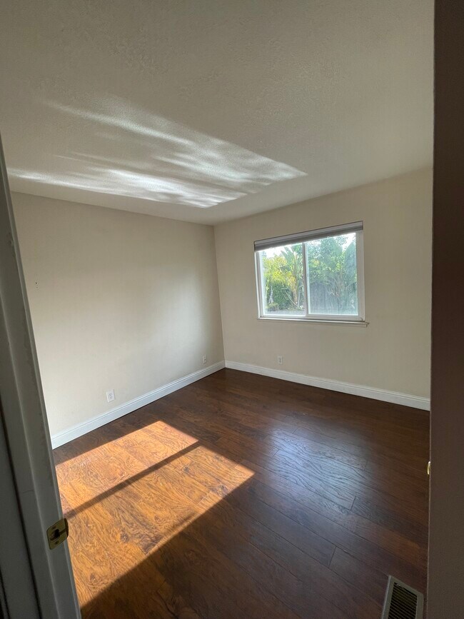 Foto del edificio - 4412 Pitch Pine Ct