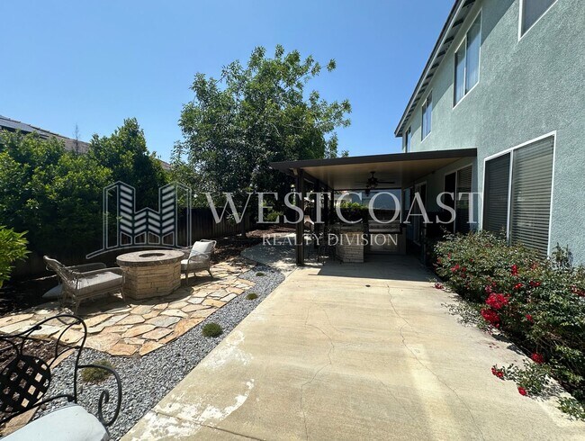 Building Photo - 26719 Evergreen Ave