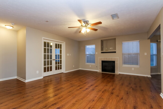 Building Photo - 975 Needle Ridge Ln
