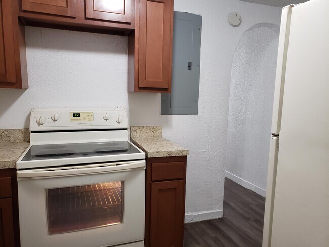 Building Photo - 1631 W 31st St