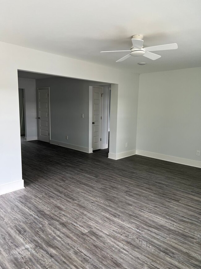 Foto del edificio - 543 7th Ave NW