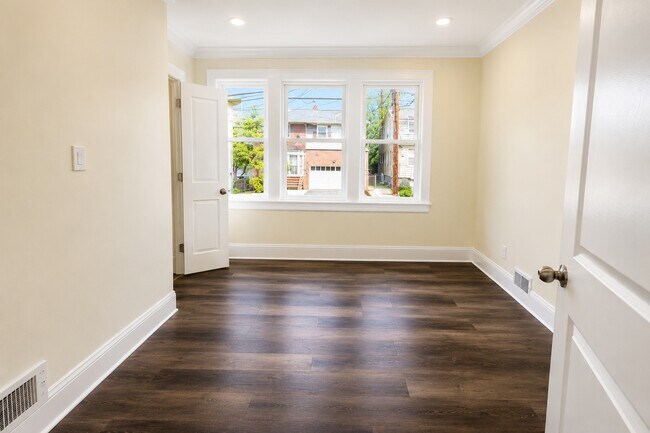 BEDROOM #1 - 55 Stockman Pl