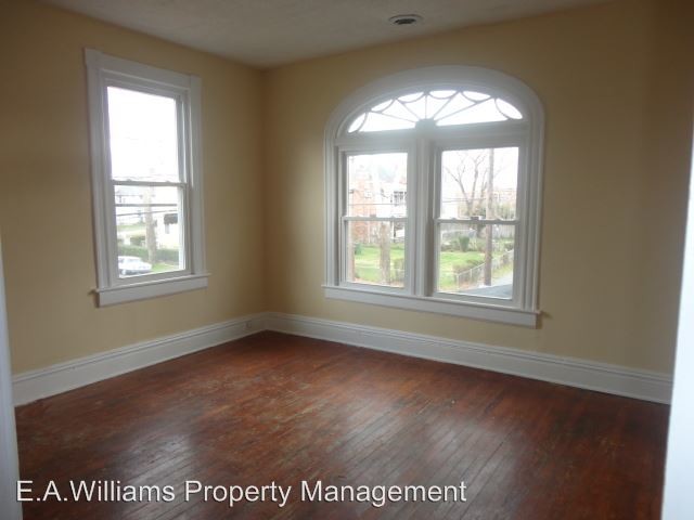 Foto del edificio - 4 br, 4 bath House - 8 W. Lancaster Rd