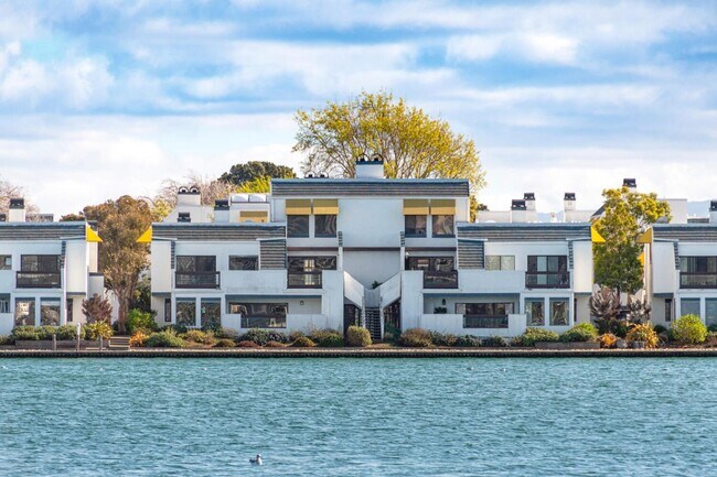 Foto del edificio - 628 Portofino Ln