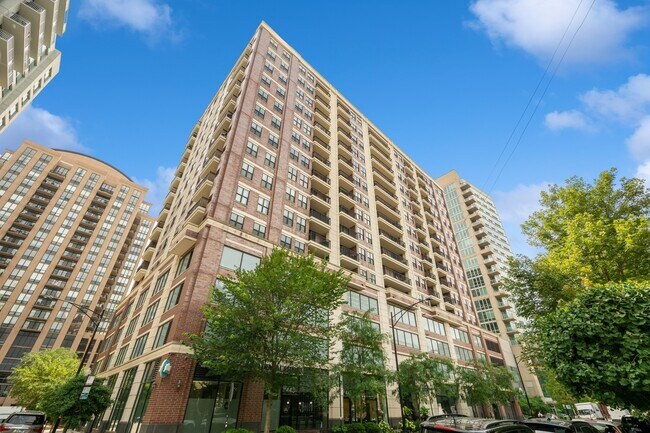 Foto del edificio - 451 W Huron St