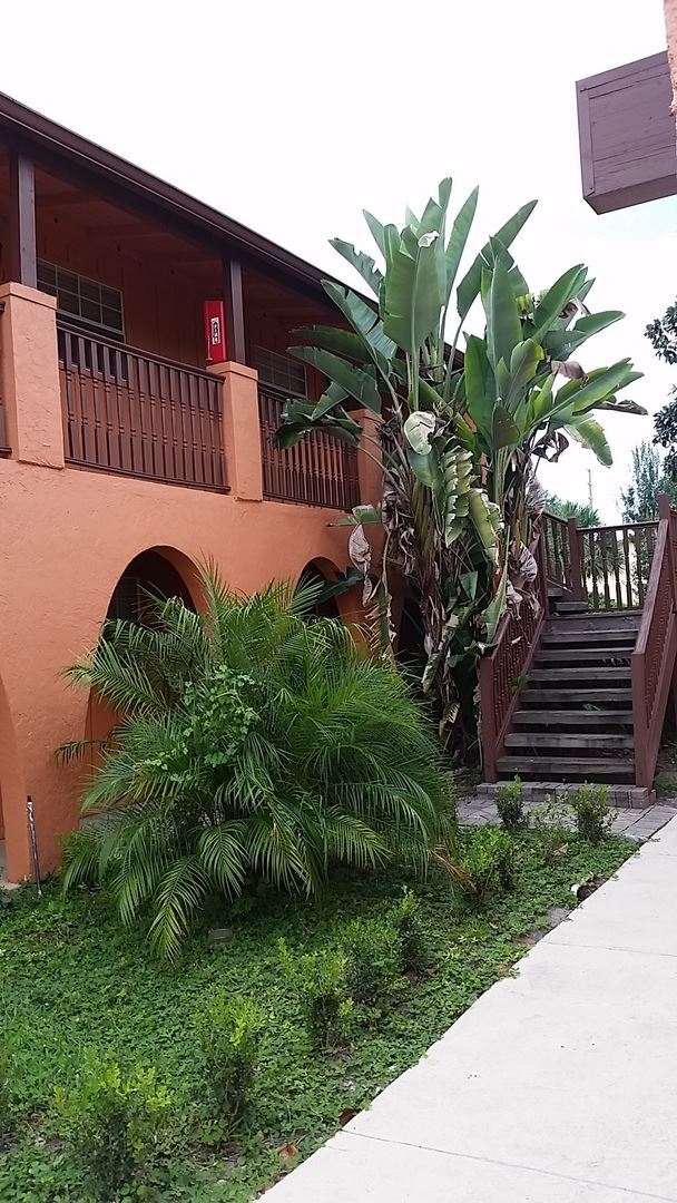 Foto del edificio - 746 E Michigan St