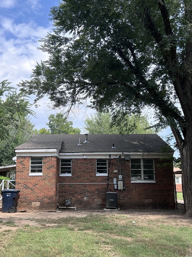 Building Photo - 4216 NW 15th St
