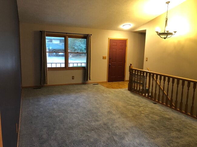 Building Photo - 830 Glenridge Rd