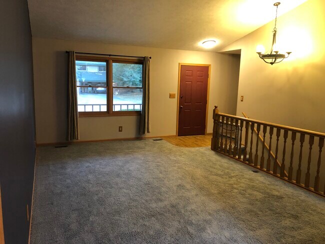 Foto del edificio - 830 Glenridge Rd