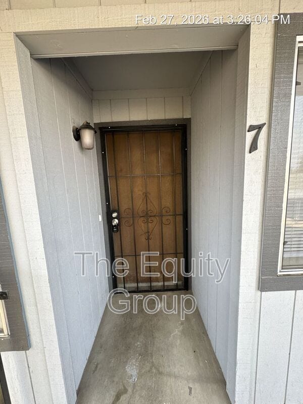 Foto del edificio - 701 E Noble Ave