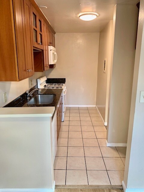Foto del edificio - Nice 2 bed, 1.5 Bath Condo with Garage in ...