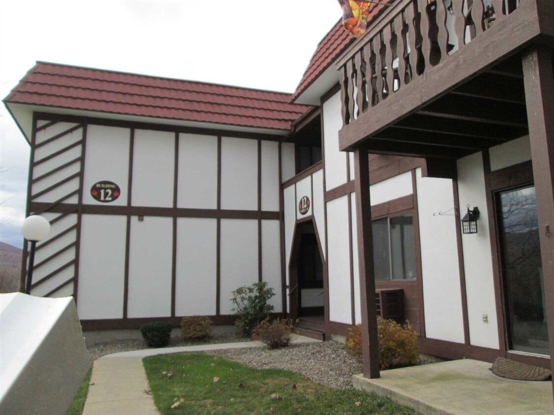 Primary Photo - 12 Skyline Dr