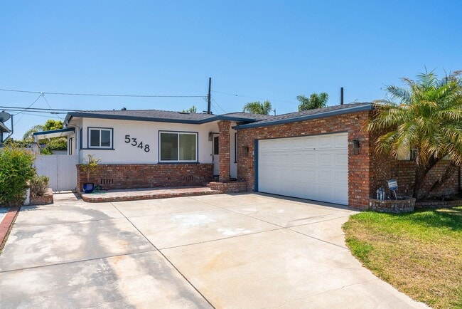 Foto del edificio - Beautiful Hawthorne Rental In Hollyglen!