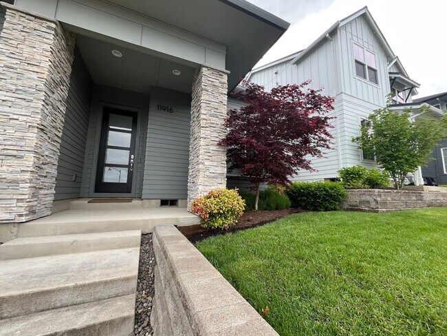 Foto del edificio - Bethany Beauty with Gourmet Kitchen, Media...