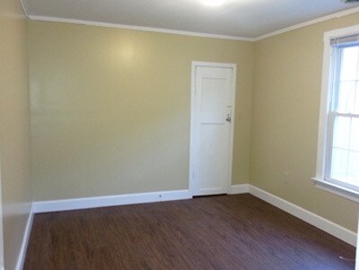 Building Photo - 133 Prall St