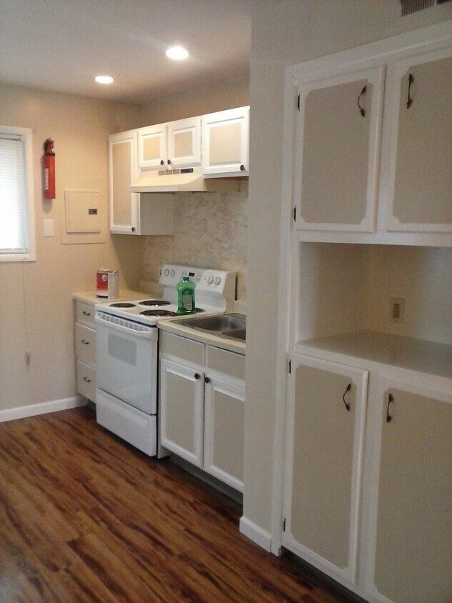 kitchen - 102 Cindy Ln