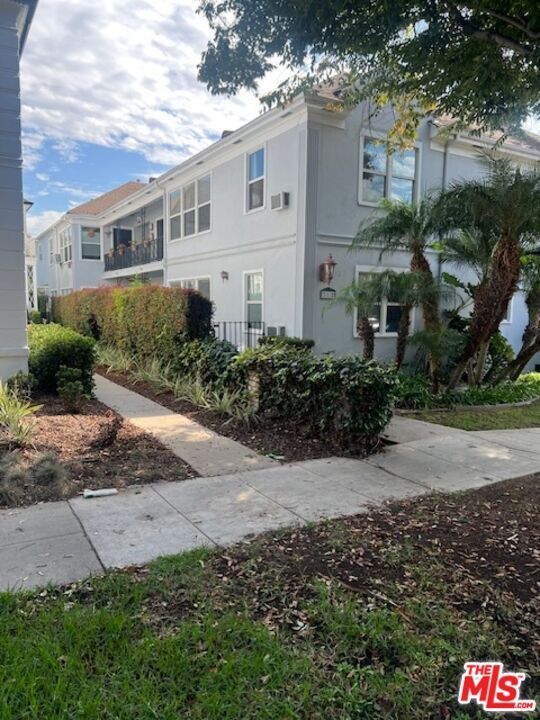 Building Photo - 312 S Reeves Dr