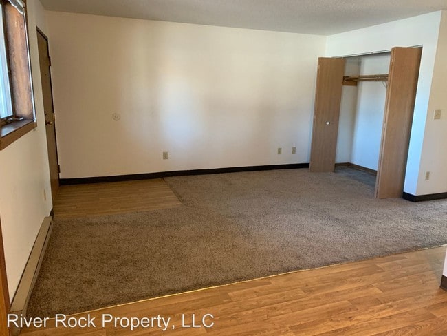 Building Photo - 1505 N University Dr