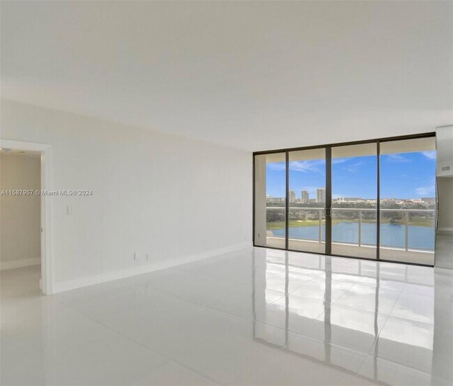 Building Photo - 20281 E Country Club Dr