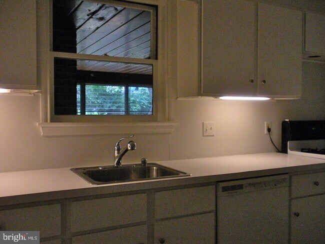 Foto del edificio - 5507 Chesterbrook Rd