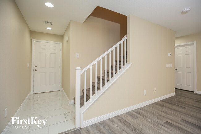 Foto del edificio - 8288 Vanity Fair Ln