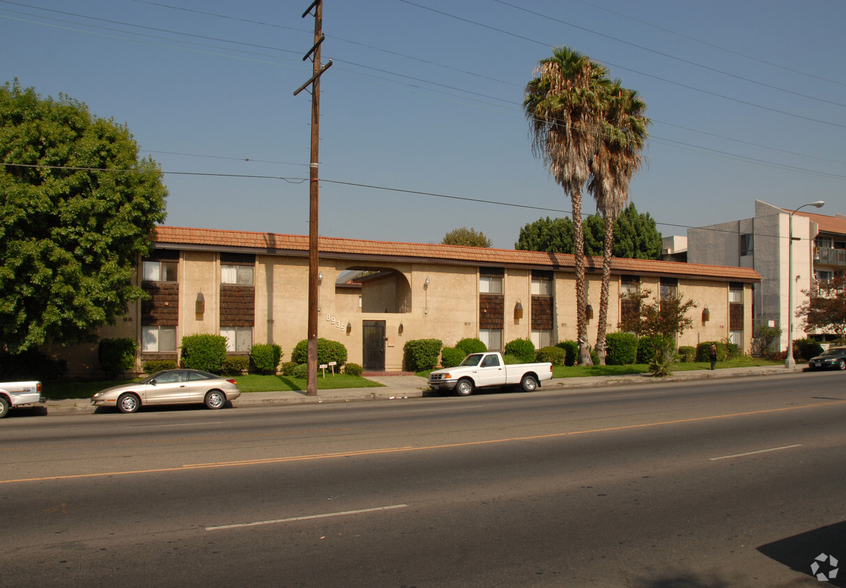 Van Rayen Apartments - Villa Van Nuys Apartments